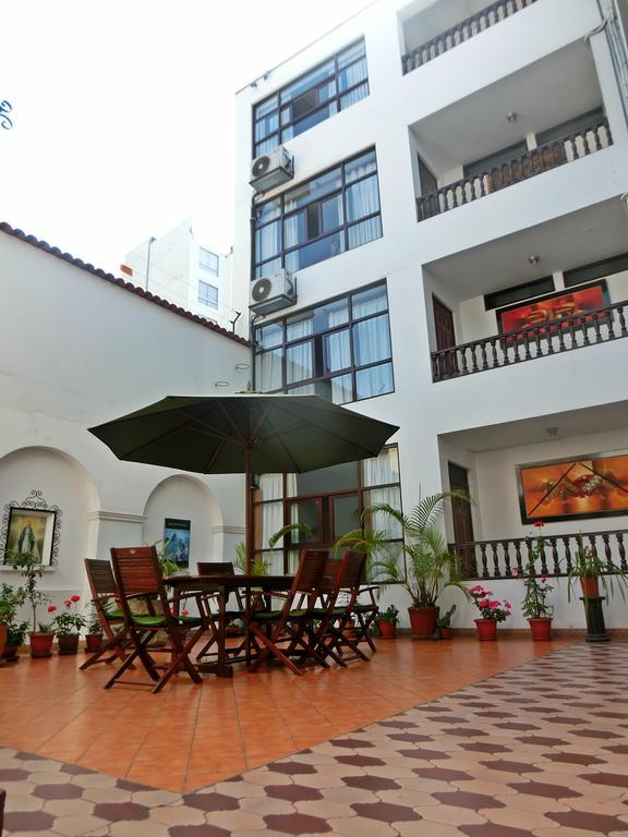 Hotel Miraflores Lodge Lima Exterior photo